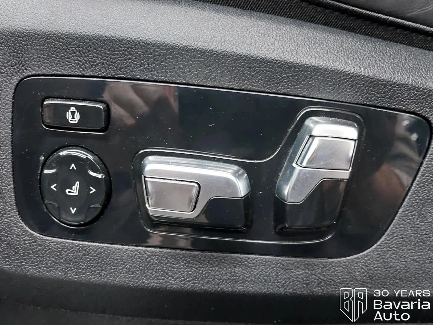 BMW X7 M60i xDrive Sportautomatic, снимка 15 - Автомобили и джипове - 53965833