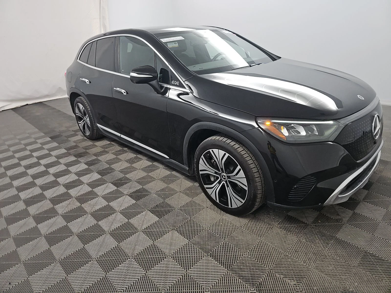 Mercedes-Benz EQE SUV 4MATIC | BURMESTER | ПАНОРАМА | 360 КАМЕРА | , снимка 3 - Автомобили и джипове - 54825254