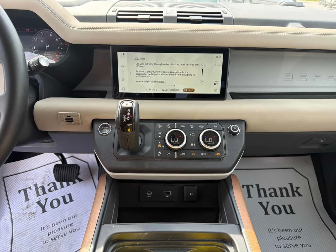 Land Rover Defender * X Dynamic SE * , снимка 10 - Автомобили и джипове - 54881644