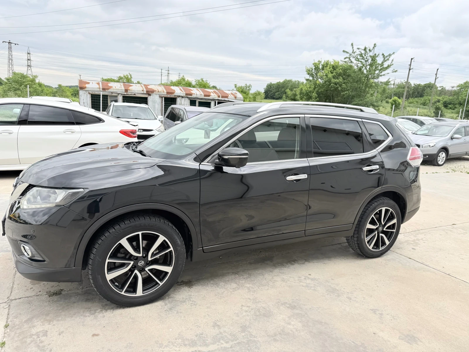 Nissan X-trail 1.6dci 130к.с* Navi-360* 7 местна* Панорамa* Камер, снимка 3 - Автомобили и джипове - 54883263