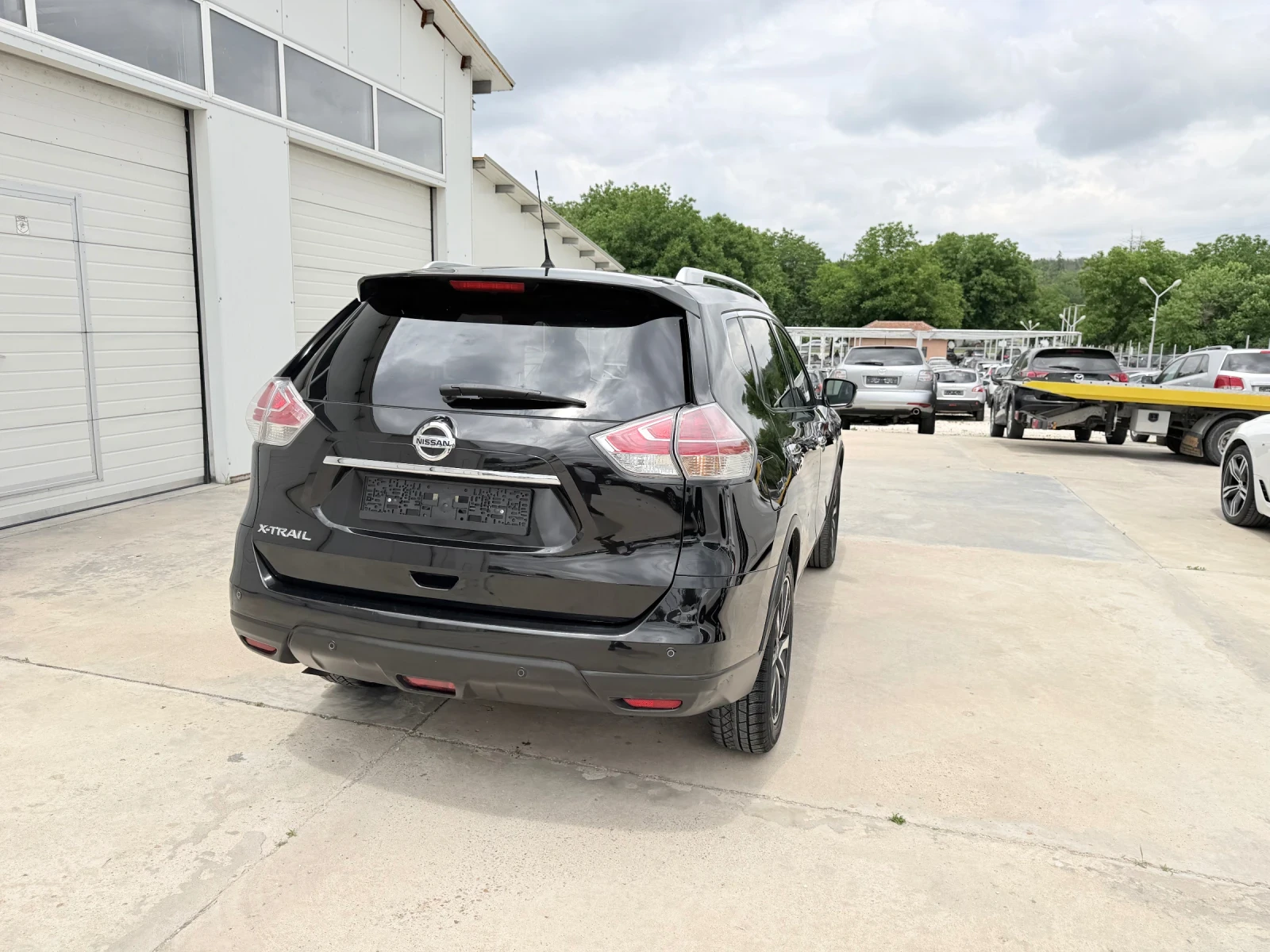 Nissan X-trail 1.6dci 130к.с* Navi-360* 7 местна* Панорамa* Камер, снимка 14 - Автомобили и джипове - 54883263