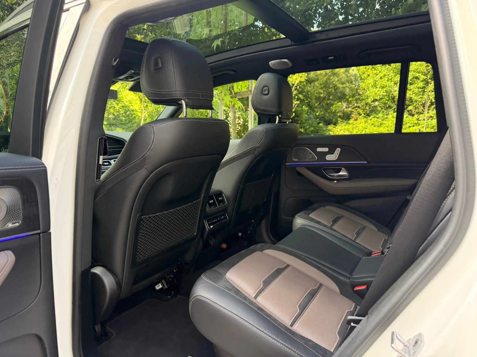 Mercedes-Benz GLS 63 AMG 4-MATIC+ / NIGHT PACKAGE , снимка 11 - Автомобили и джипове - 55190736