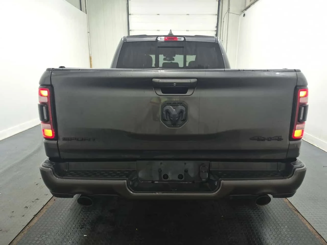 Dodge RAM 1500 * Sport * CARFAX * БЕЗ ПЪРВОНАЧАЛНА ВНОСКА, снимка 4 - Автомобили и джипове - 55568750
