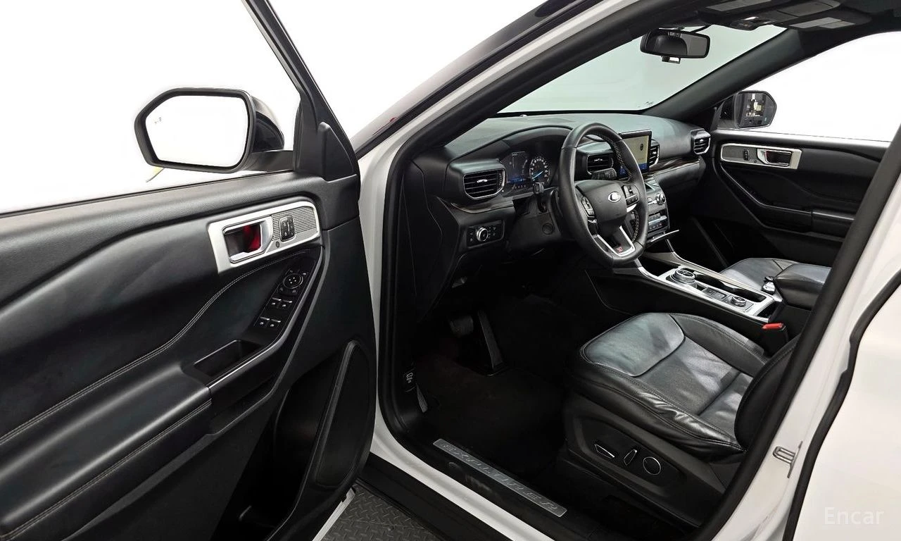 Ford Explorer 3.0 PHEV* DISTRONIC* 360 CAM* ПОДГРЕВ* ОБДУХВАНЕ* , снимка 6 - Автомобили и джипове - 55623704