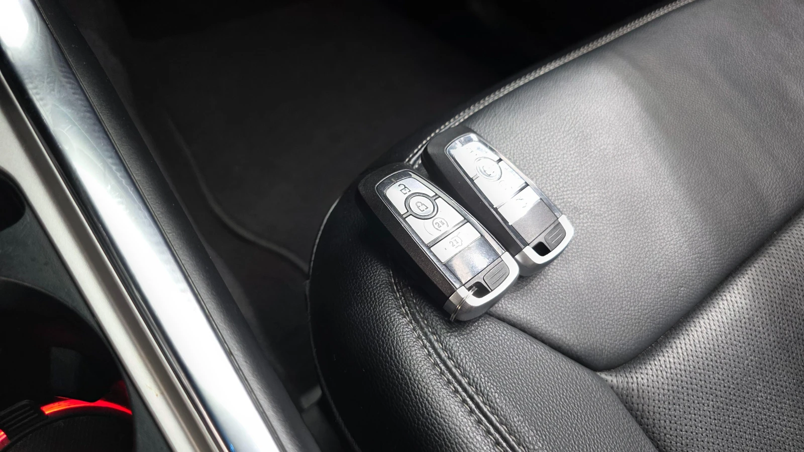 Ford Explorer 3.0 PHEV* DISTRONIC* 360 CAM* ПОДГРЕВ* ОБДУХВАНЕ* , снимка 14 - Автомобили и джипове - 55623704