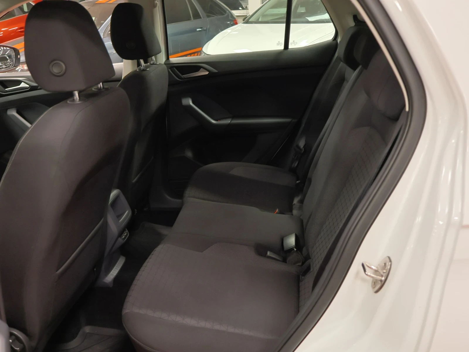 VW T-Cross 1.6 TDI | DSG | Style, снимка 14 - Автомобили и джипове - 55958616