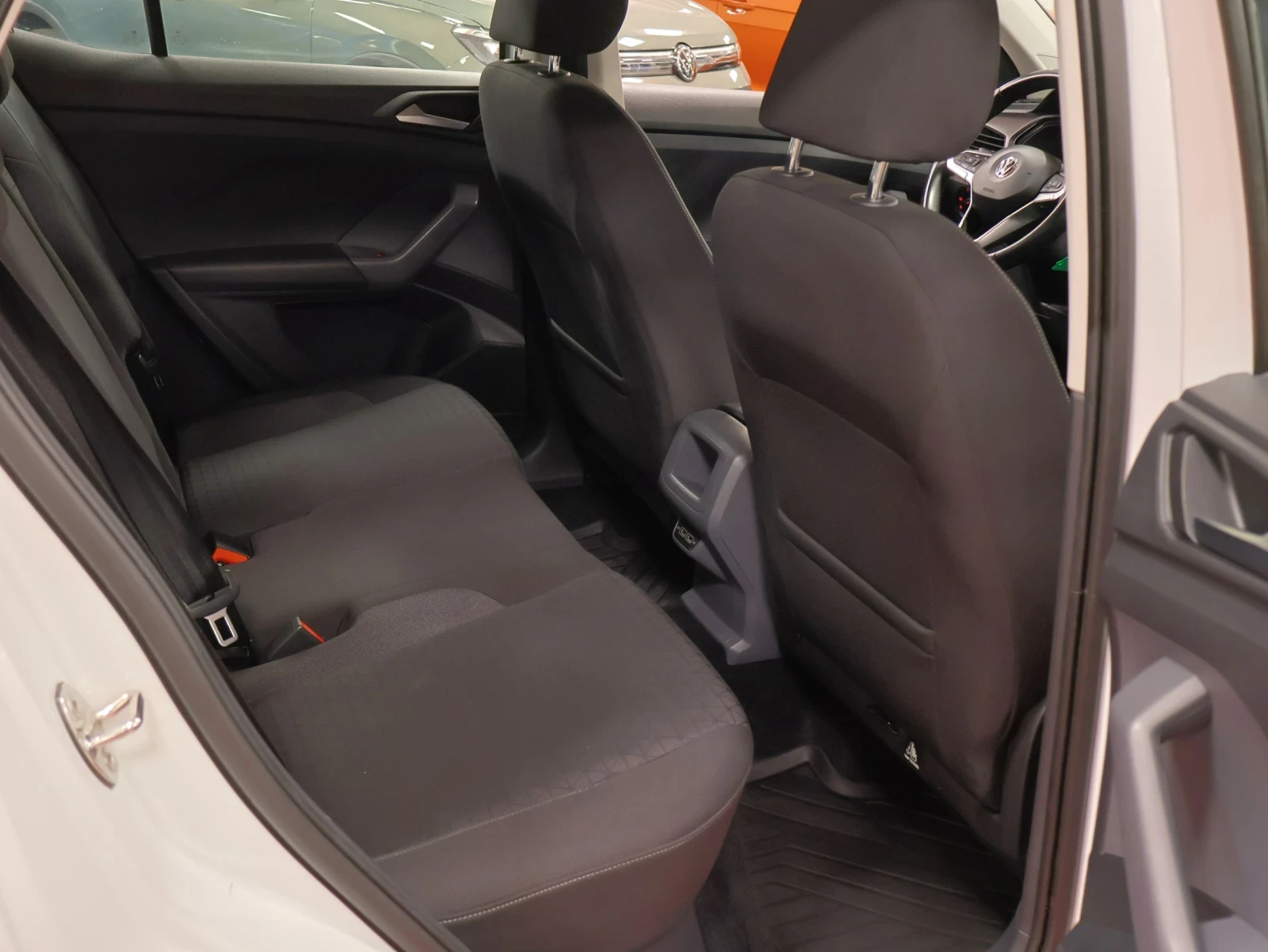 VW T-Cross 1.6 TDI | DSG | Style, снимка 13 - Автомобили и джипове - 55958616