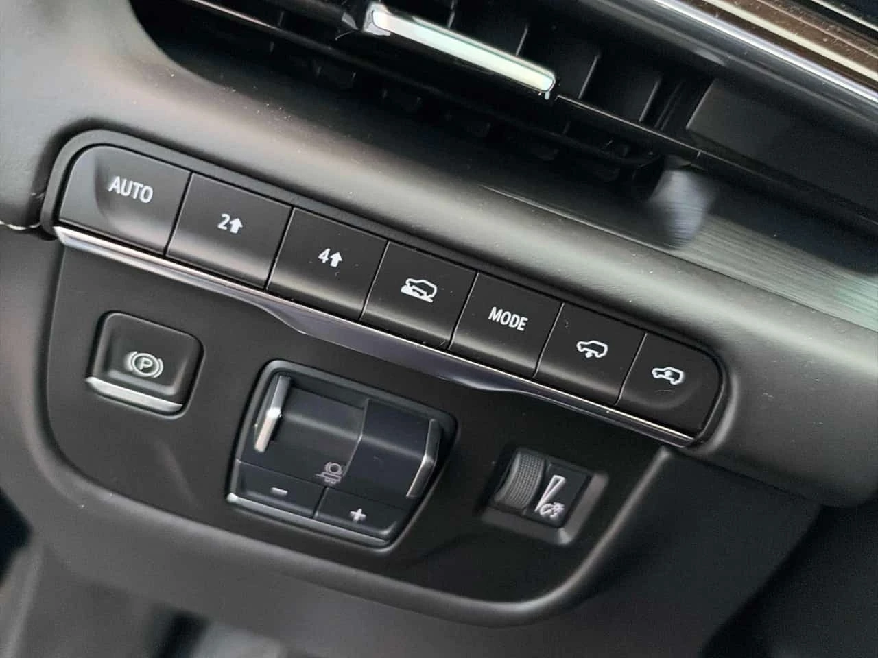 Cadillac Escalade * Sport Platinum * CARFAX * ������ *  | Mobile.bg � ����������� 14