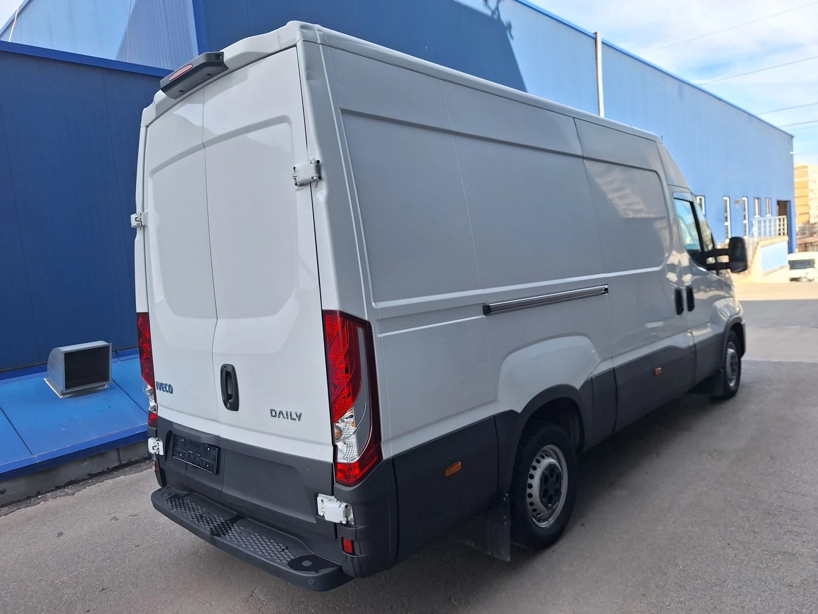 Iveco Daily 35S16    1 ГОДИНА ПЪЛНА ГАРАНЦИЯ, снимка 4 - Бусове и автобуси - 53801239