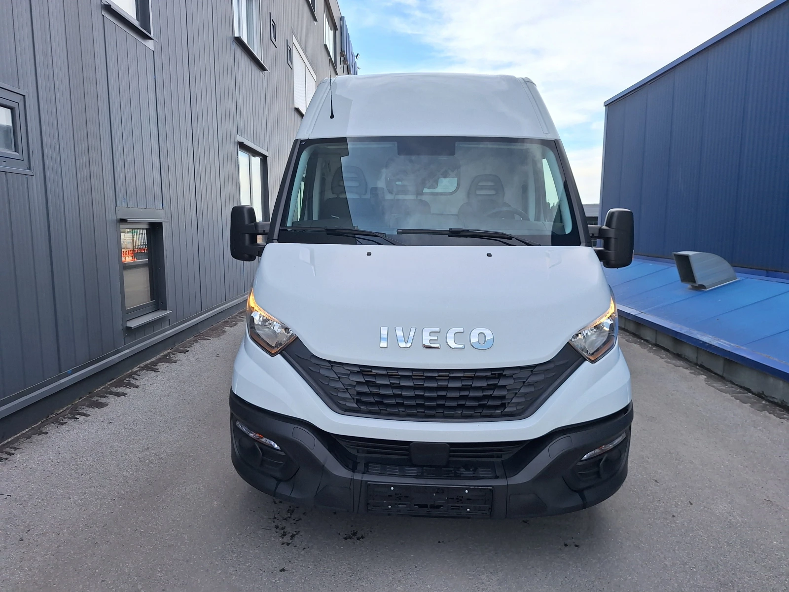 Iveco Daily 35S16    1 ГОДИНА ПЪЛНА ГАРАНЦИЯ, снимка 2 - Бусове и автобуси - 53801239