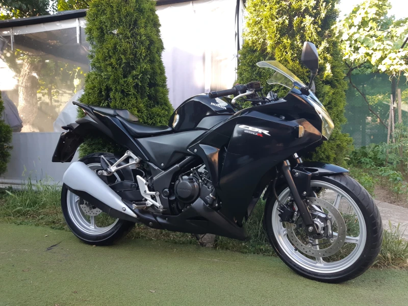 Honda Cbr 250i, снимка 3 - Мотоциклети и мототехника - 52668975