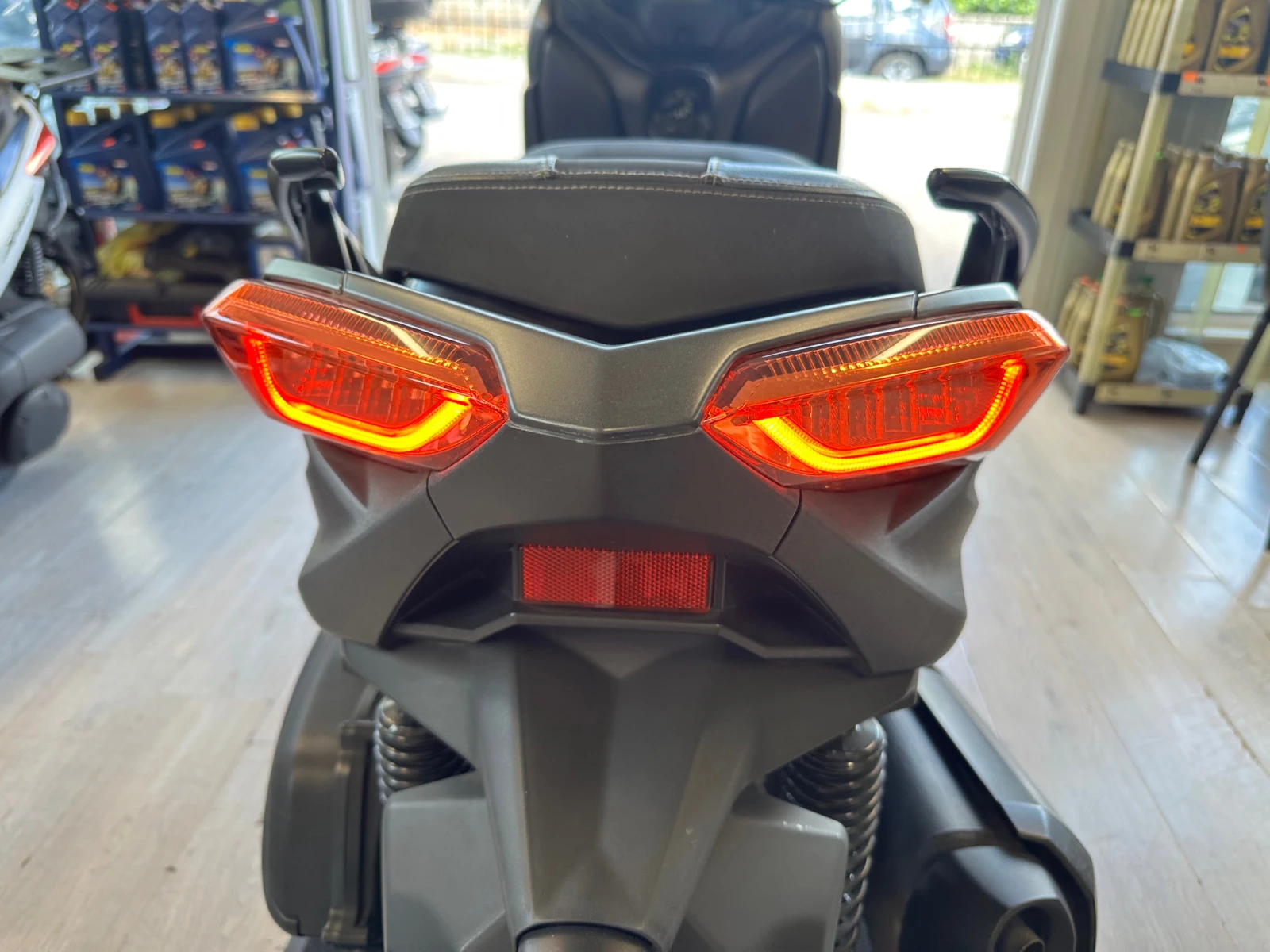 Yamaha X-max 300i ABS/TC/LED 07.2019г., снимка 5 - Мотоциклети и мототехника - 55259693