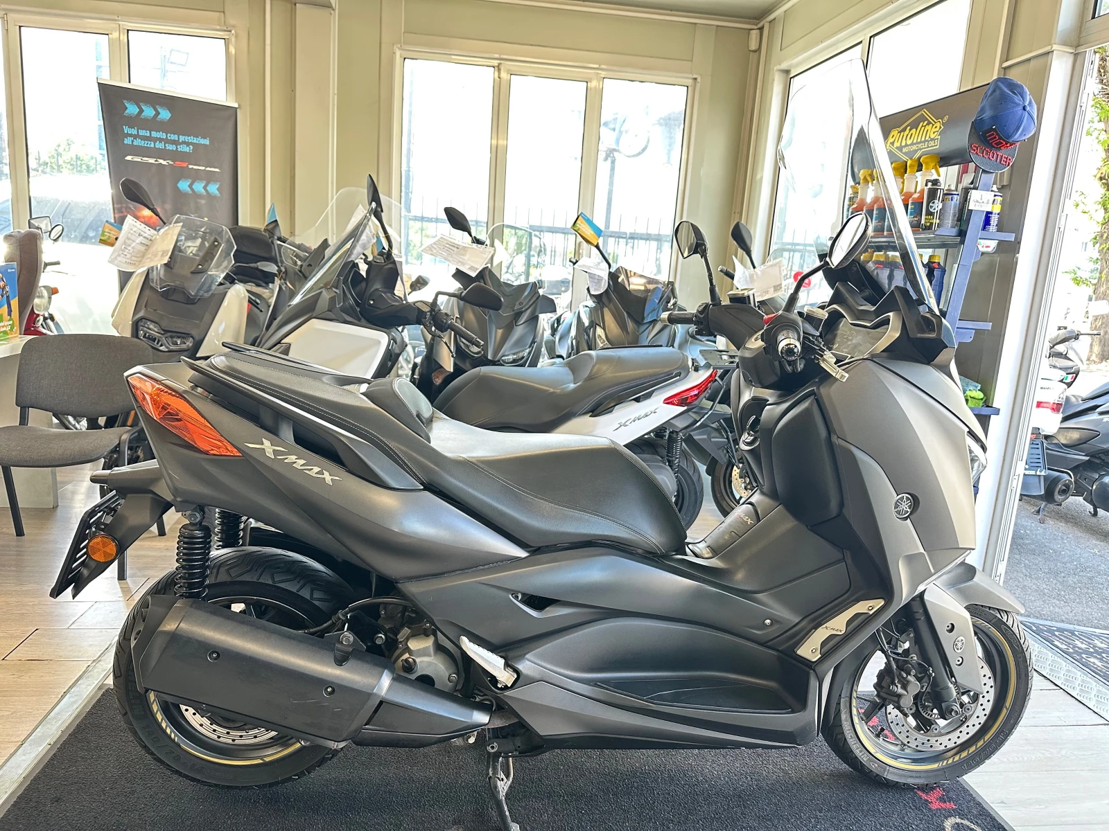 Yamaha X-max 300i ABS/TC/LED 07.2019г., снимка 15 - Мотоциклети и мототехника - 55259693
