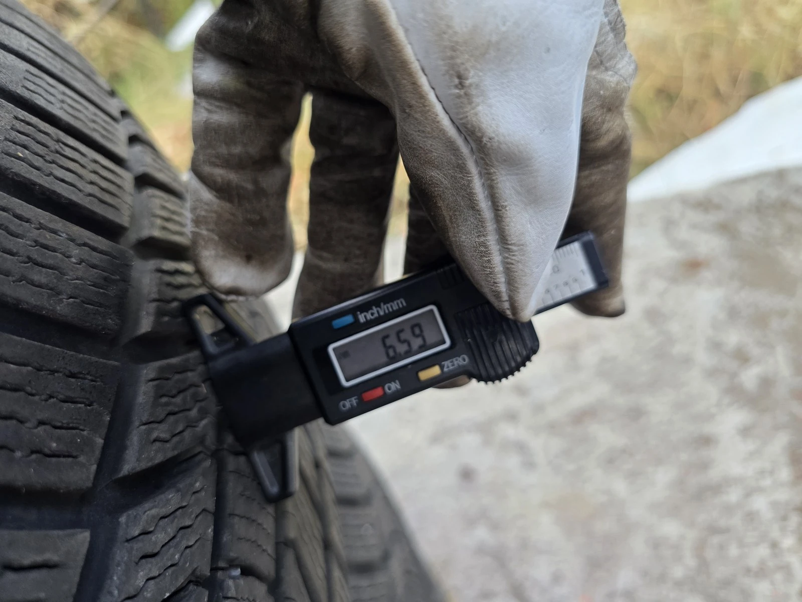 Гуми Зимни 235/60R18, снимка 7 - Гуми и джанти - 56724128
