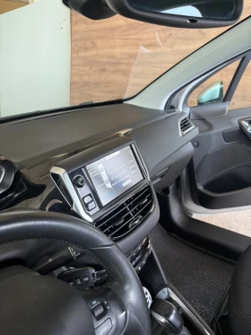 Peugeot 208, снимка 14
