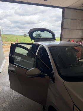 Peugeot 208, снимка 4