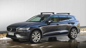 Volvo V60 Cross Country 2.0 D3 AWD AUT Panorama harman/kardon, снимка 2