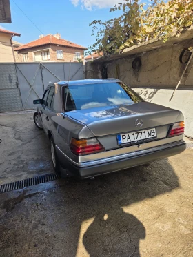 Mercedes-Benz 124 E200, снимка 4