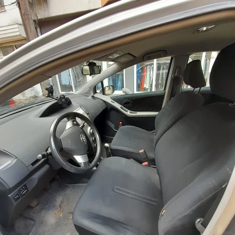 Toyota Yaris, снимка 8 - Автомобили и джипове - 48080441