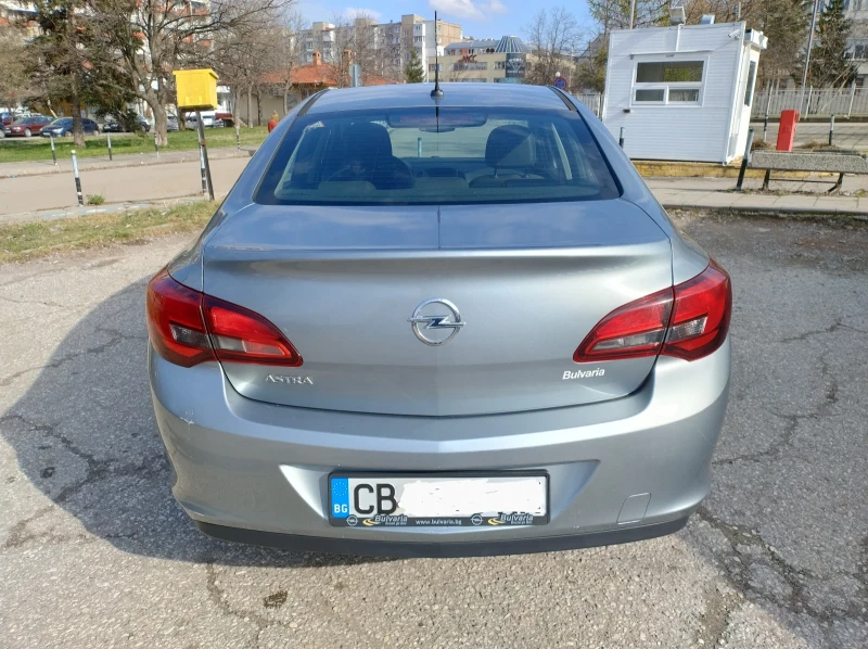 Opel Astra J 1.6, снимка 6 - Автомобили и джипове - 48338034