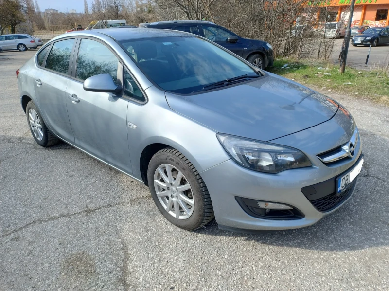 Opel Astra J 1.6, снимка 1 - Автомобили и джипове - 48338034