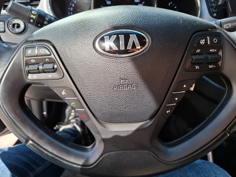 Kia Ceed, снимка 8 - Автомобили и джипове - 49475317