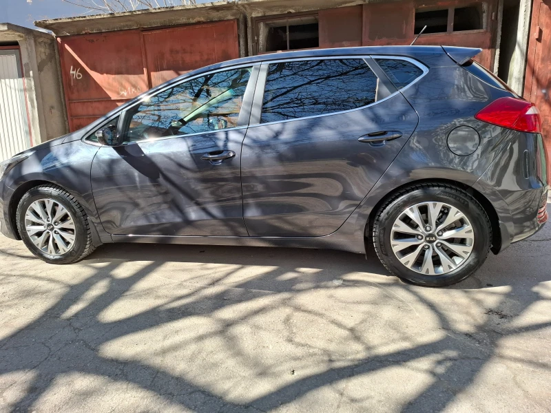 Kia Ceed, снимка 5 - Автомобили и джипове - 49475317