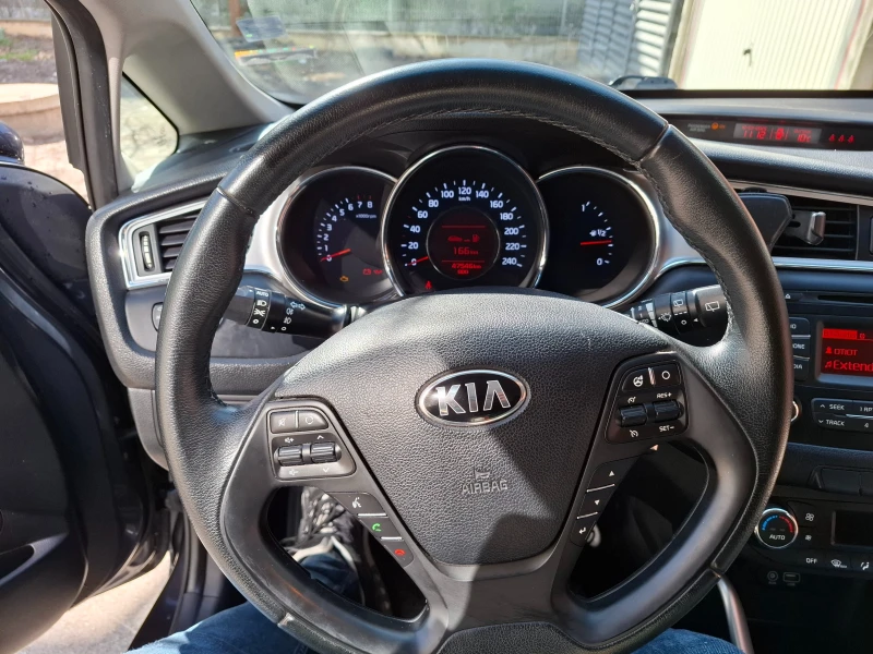 Kia Ceed, снимка 13 - Автомобили и джипове - 49475317