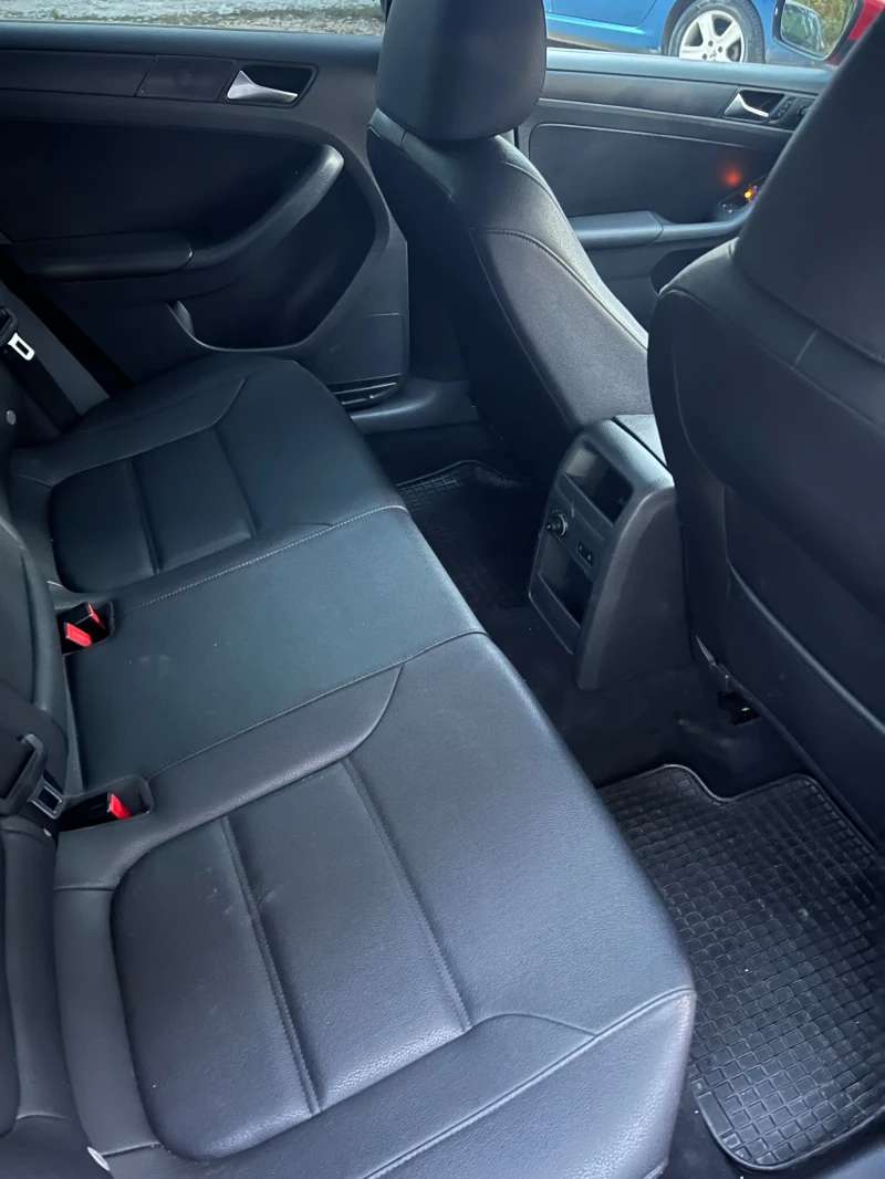 VW Jetta 2.5 SE SPORT, снимка 10 - Автомобили и джипове - 50920339
