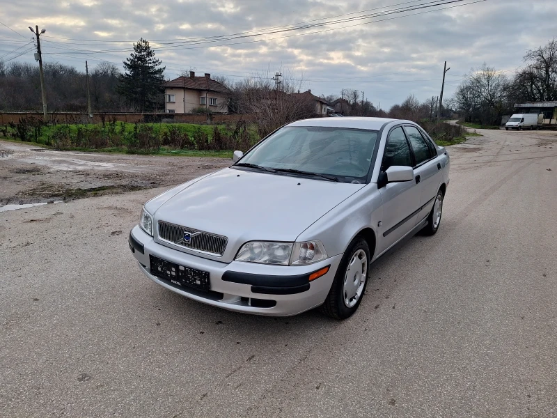 Volvo S40 1.8, снимка 10 - Автомобили и джипове - 52767371