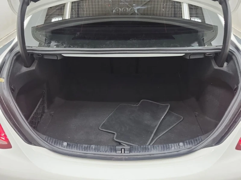 Mercedes-Benz C 300 CARFAX, снимка 17 - Автомобили и джипове - 53090021