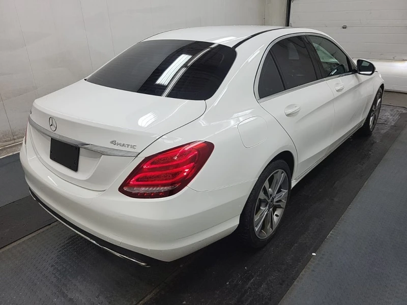 Mercedes-Benz C 300 CARFAX, снимка 3 - Автомобили и джипове - 53090021