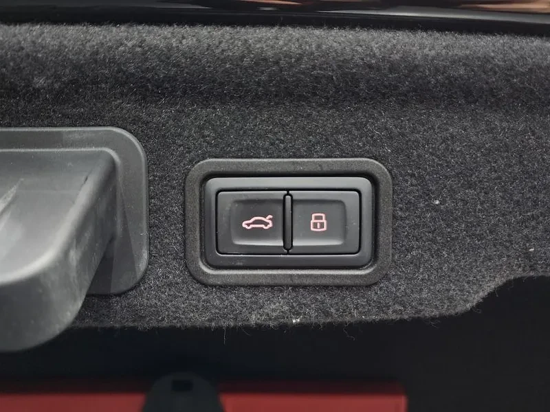 Audi A8 3.0 TDI Quattro, снимка 17 - Автомобили и джипове - 55097966