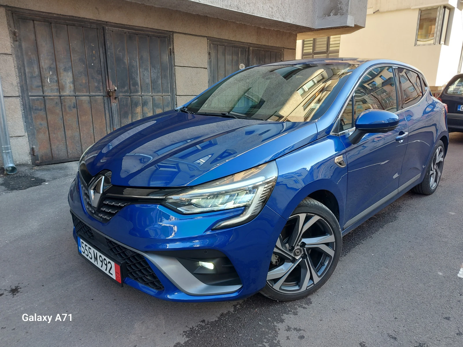 Renault Clio 1.6E-Tech hybrid - изображение 2