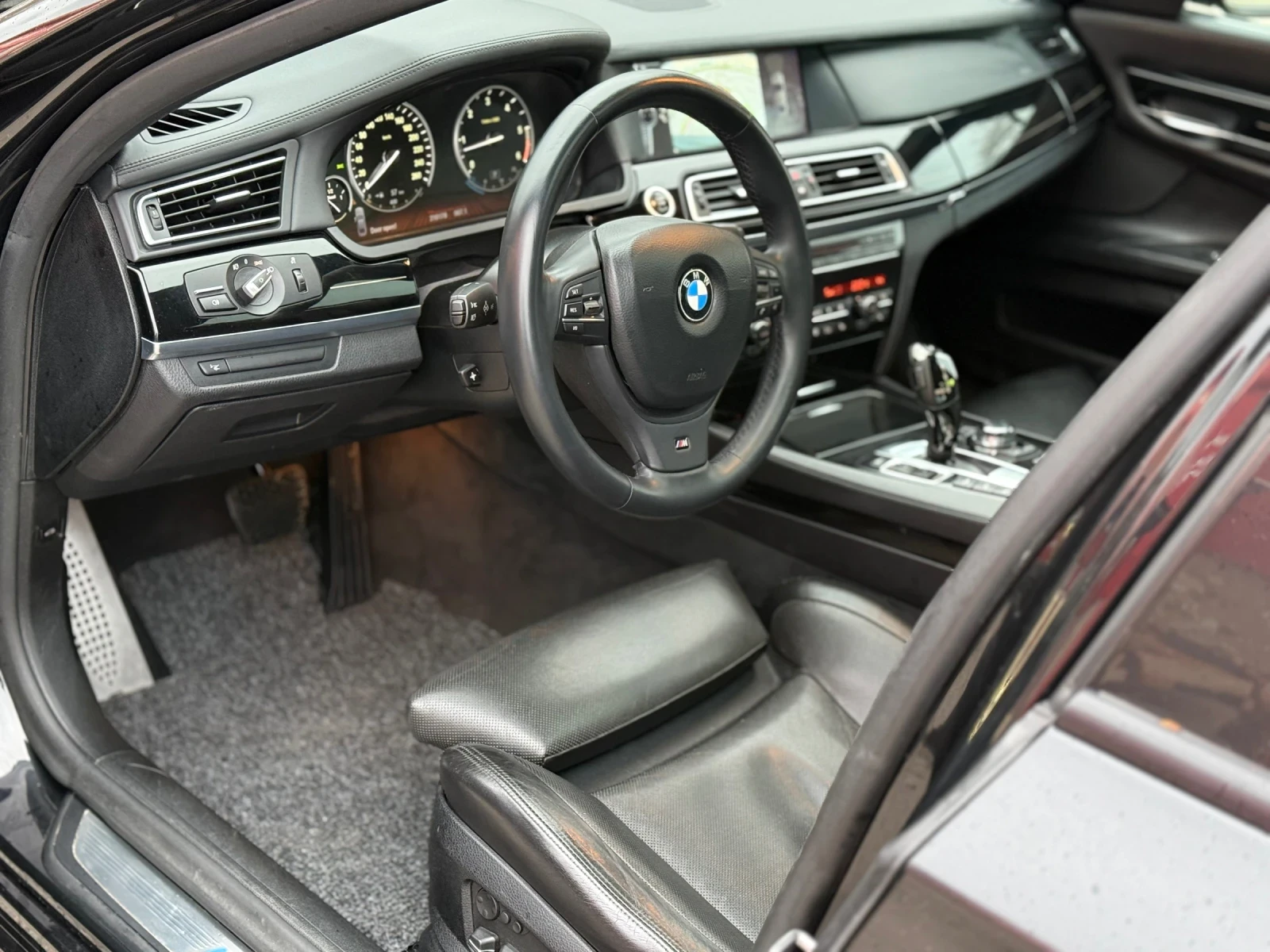 BMW 740 X-drive* Head-up* Вакум* ПОДГРЕВ* KeyLess* АВТОПИЛ - изображение 9