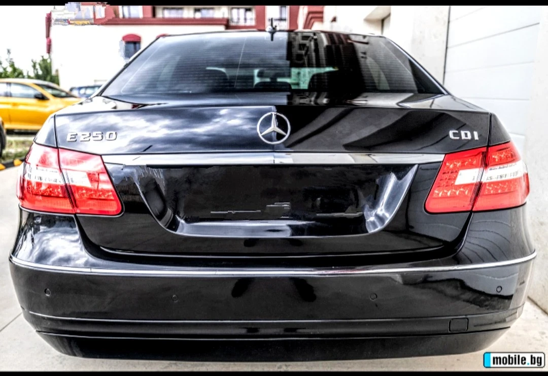 Mercedes-Benz E 220, снимка 2 - Автомобили и джипове - 53933265
