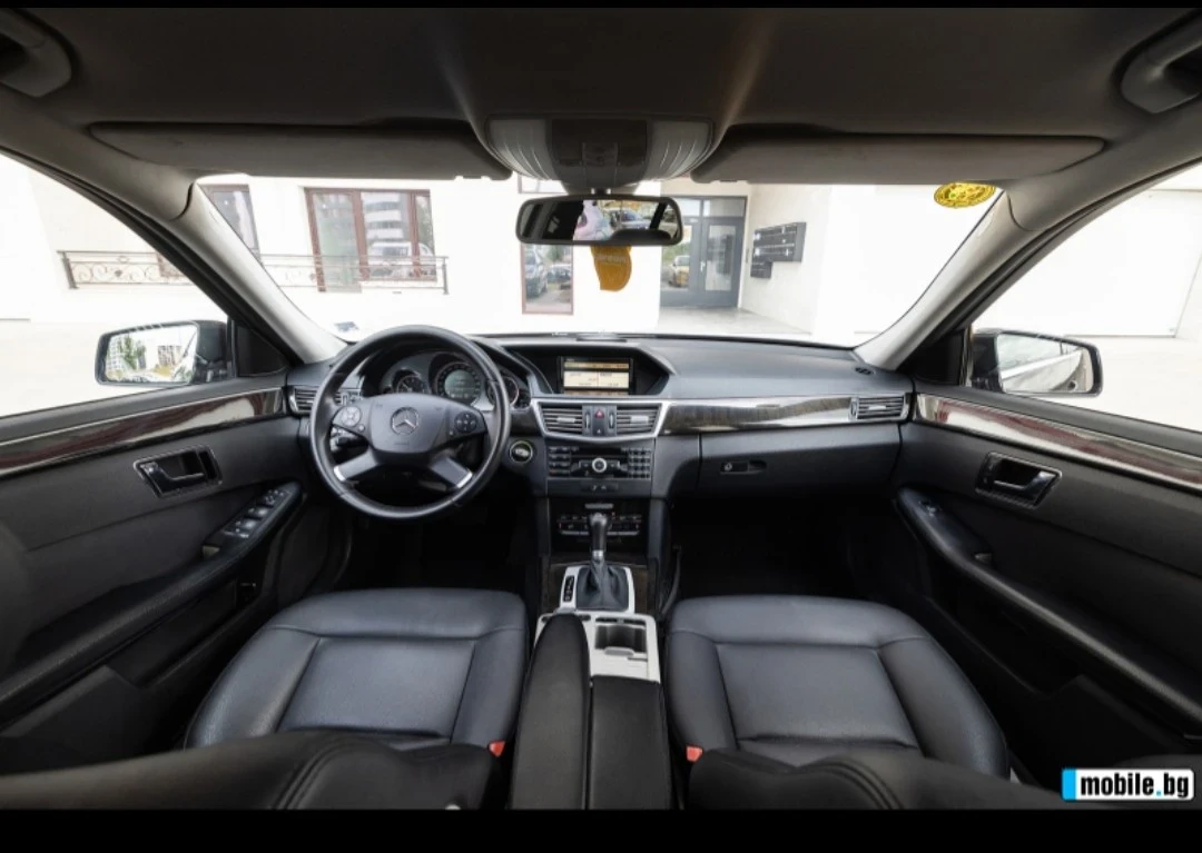 Mercedes-Benz E 220, снимка 6 - Автомобили и джипове - 53933265