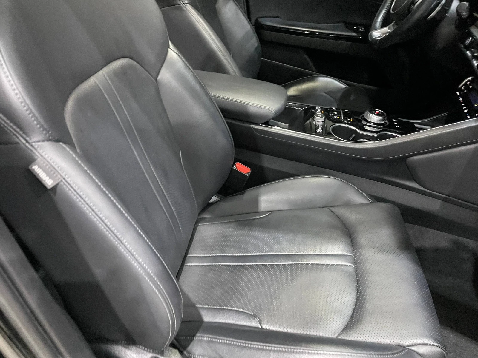 Kia K5 2.0 MPI ! Noblesse !, снимка 11 - Автомобили и джипове - 54137780