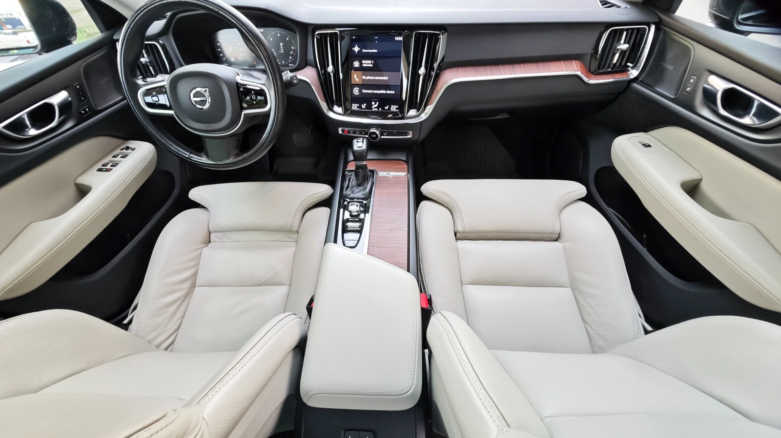 Volvo V60 Cross Country 2.0 D3 AWD AUT Panorama harman/kardon, снимка 13 - Автомобили и джипове - 54718695