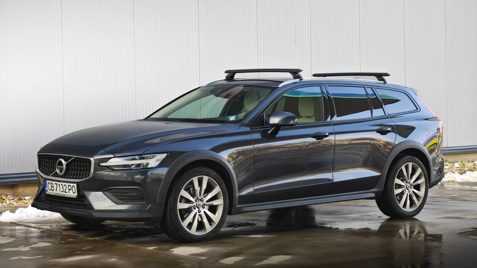 Volvo V60 Cross Country 2.0 D3 AWD AUT Panorama harman/kardon, снимка 2 - Автомобили и джипове - 54718695