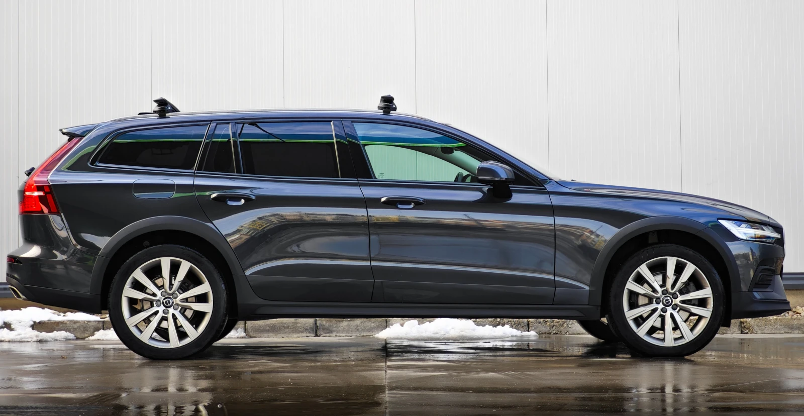Volvo V60 Cross Country 2.0 D3 AWD AUT Panorama harman/kardon, снимка 5 - Автомобили и джипове - 54718695