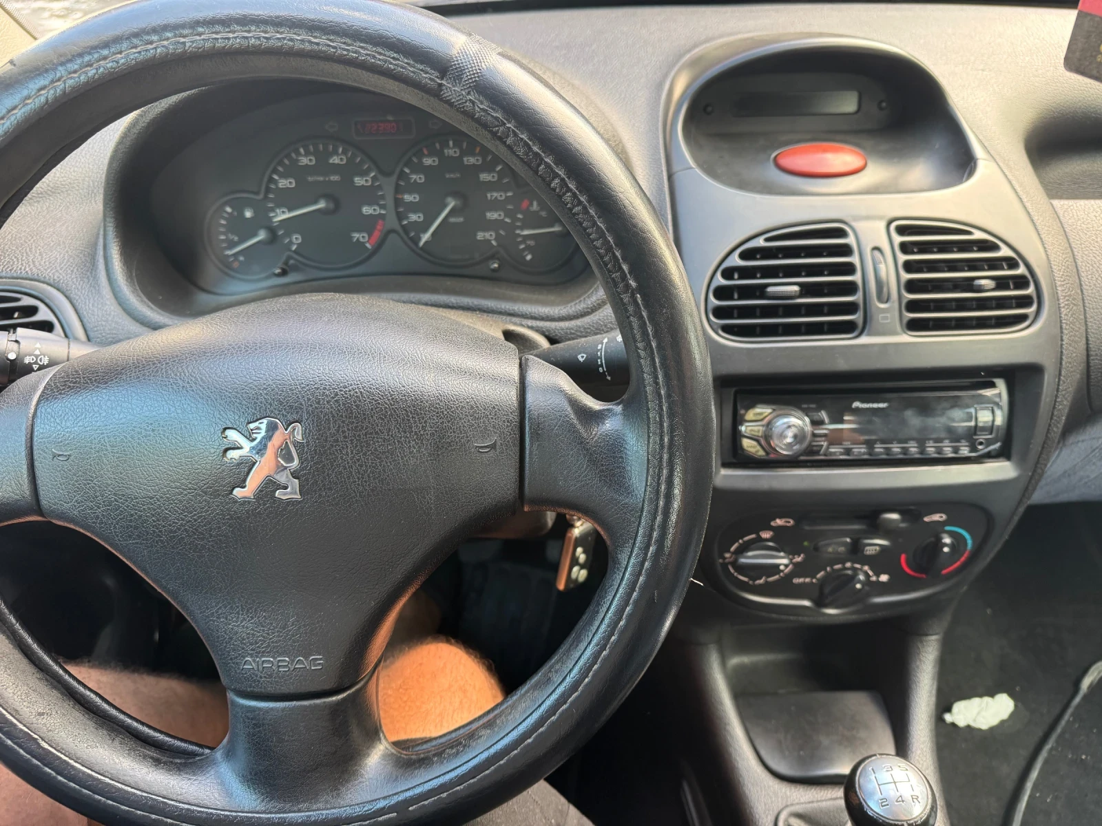 Peugeot 206 1.4 i, снимка 11 - Автомобили и джипове - 55266091