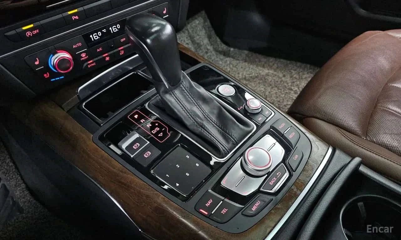 Audi A6 * 35 TDI Premium * CARFAX * ЦЕНА ДО БГ, снимка 13 - Автомобили и джипове - 55558201