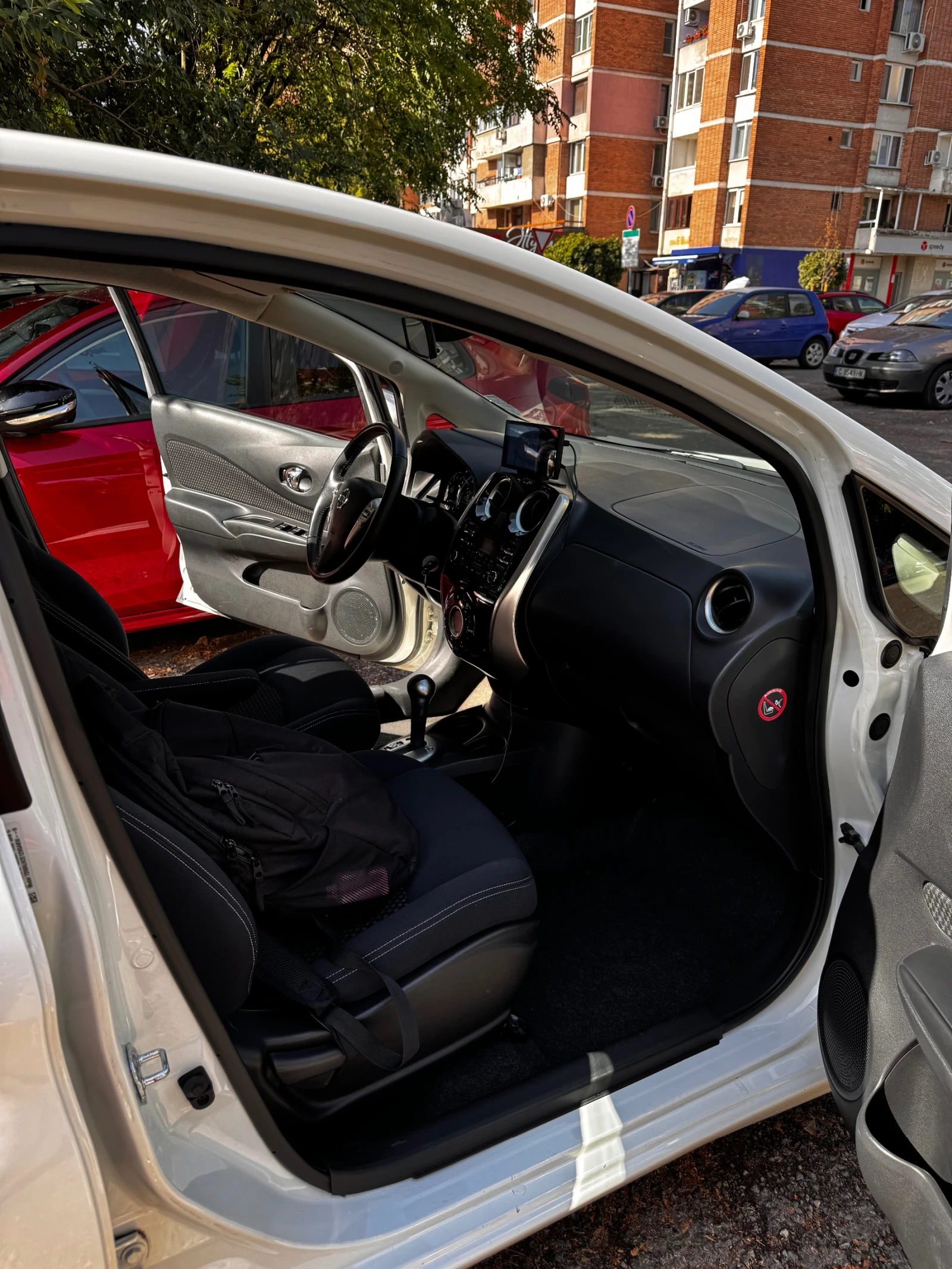 Nissan Note, снимка 6 - Автомобили и джипове - 55878441