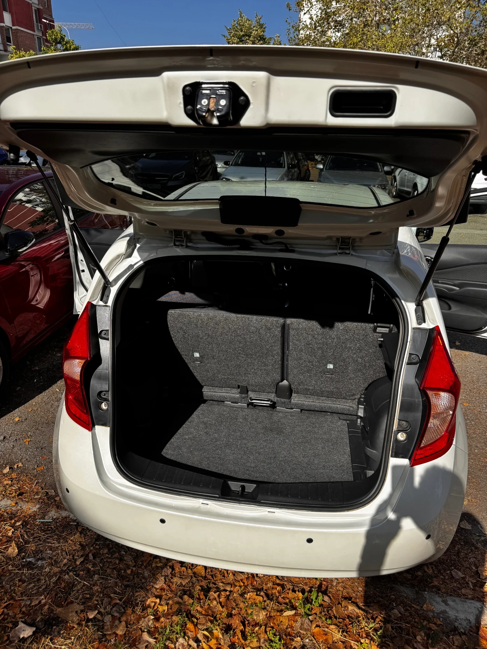 Nissan Note, снимка 4 - Автомобили и джипове - 55878441