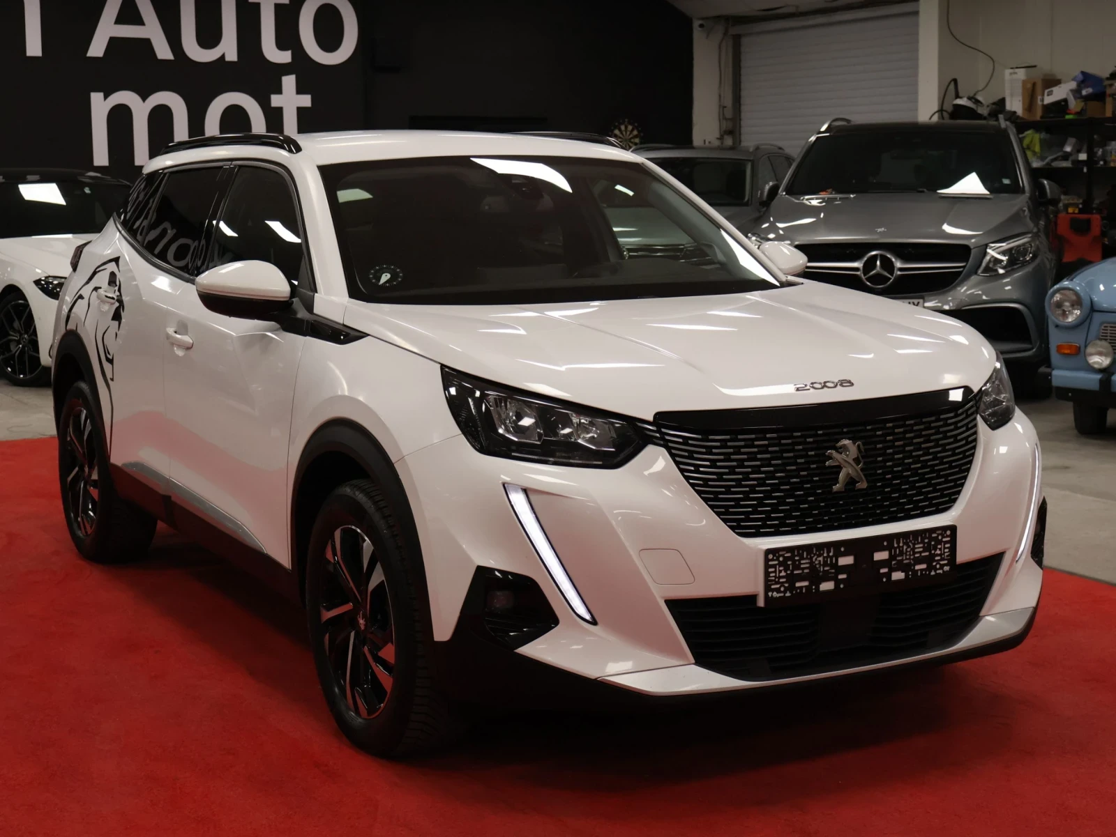 Peugeot 2008 1.5 HDI | EAT8 | Allure Plus, снимка 2 - Автомобили и джипове - 56275429