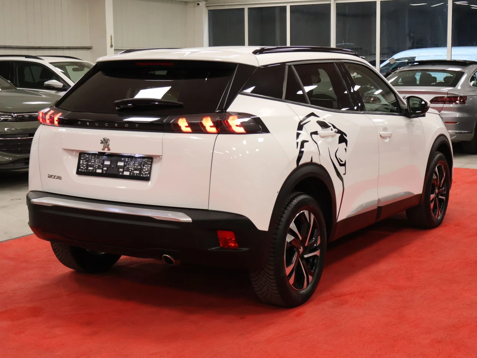 Peugeot 2008 1.5 HDI | EAT8 | Allure Plus, снимка 5 - Автомобили и джипове - 56275429