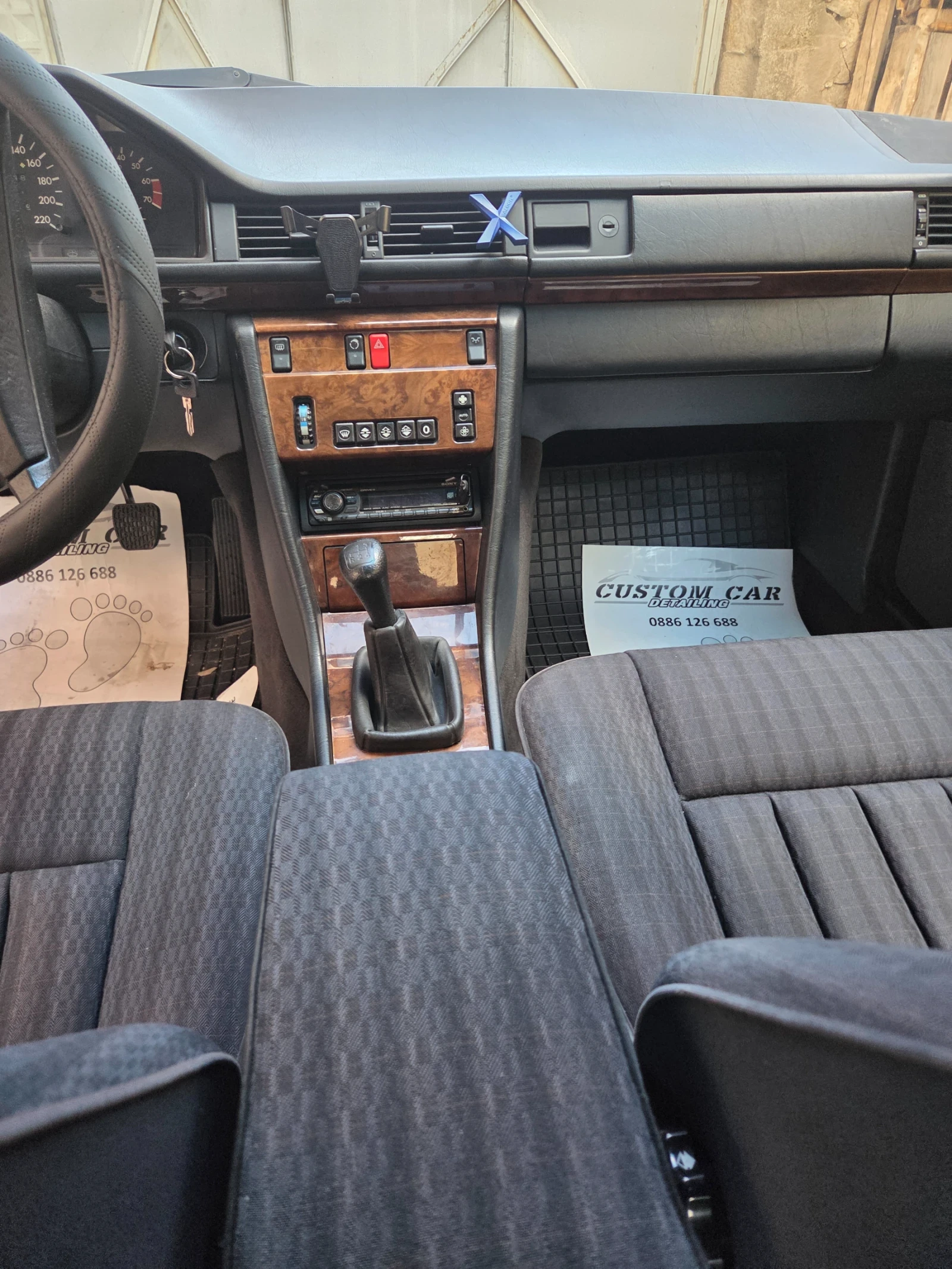 Mercedes-Benz 124 E200, снимка 9 - Автомобили и джипове - 56297881