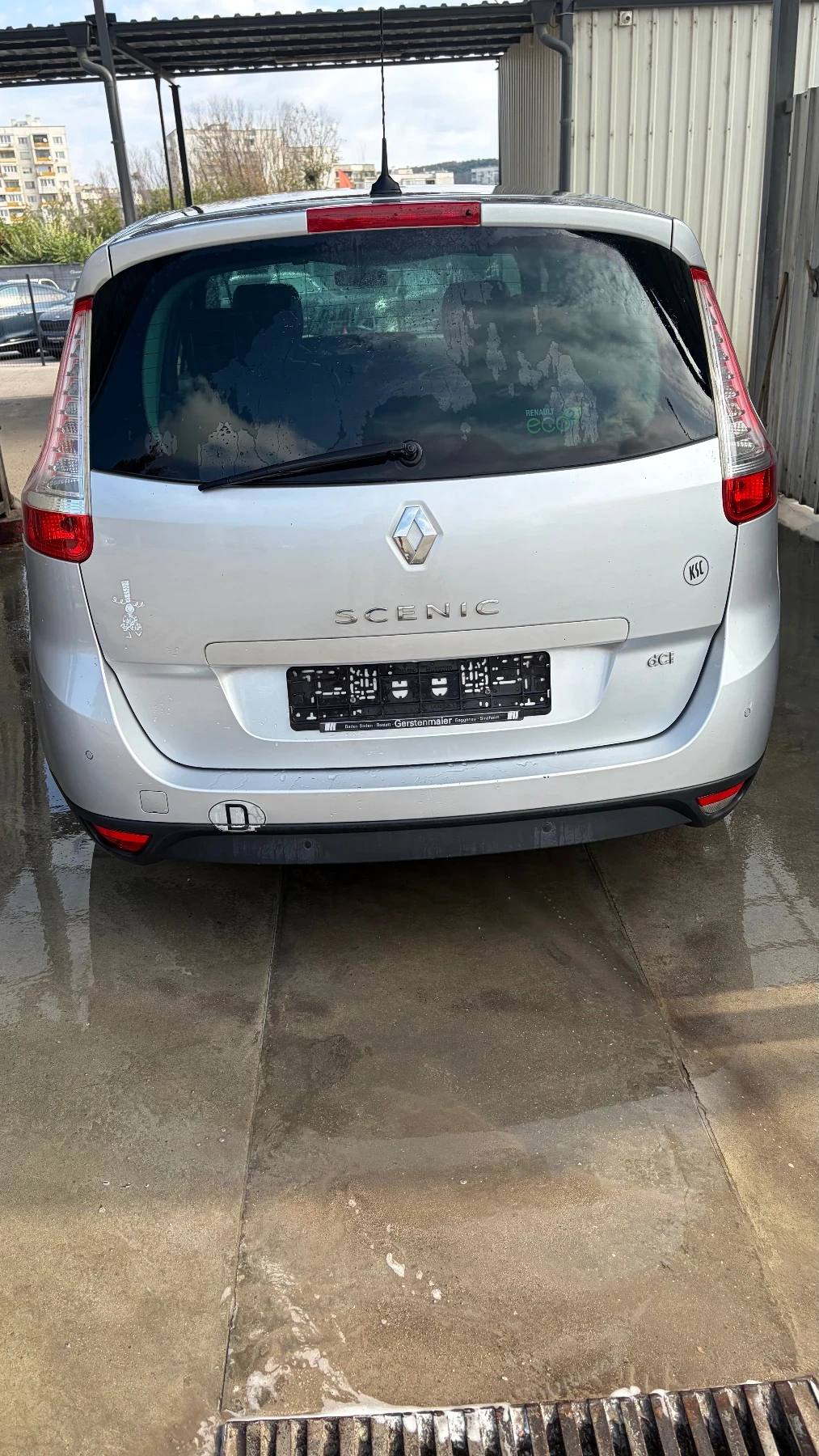 Renault Scenic 1.6dci, снимка 4 - Автомобили и джипове - 56443394