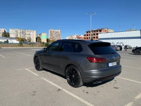 VW Touareg 3.0 R-Line, снимка 3